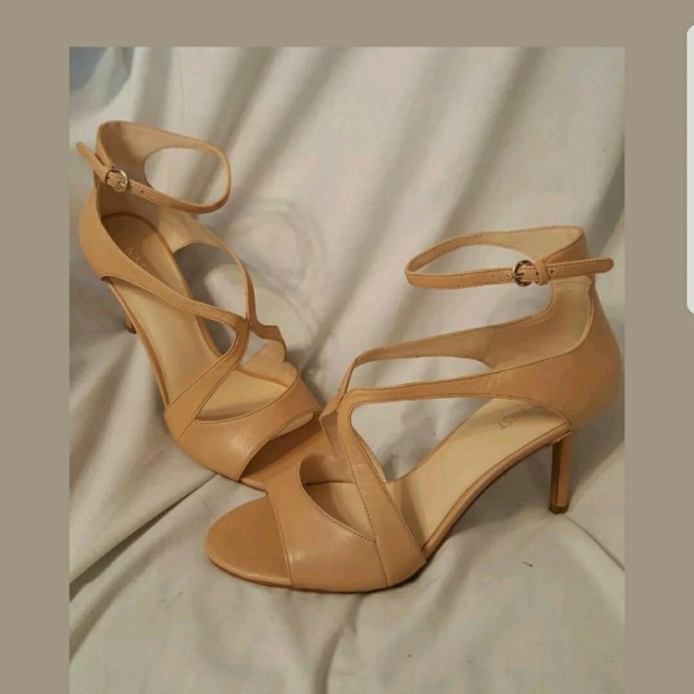 Nude strappy Nine West heels size 9